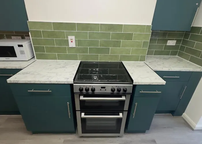 Newly Decorated 5-Bed Hackney Townhouse