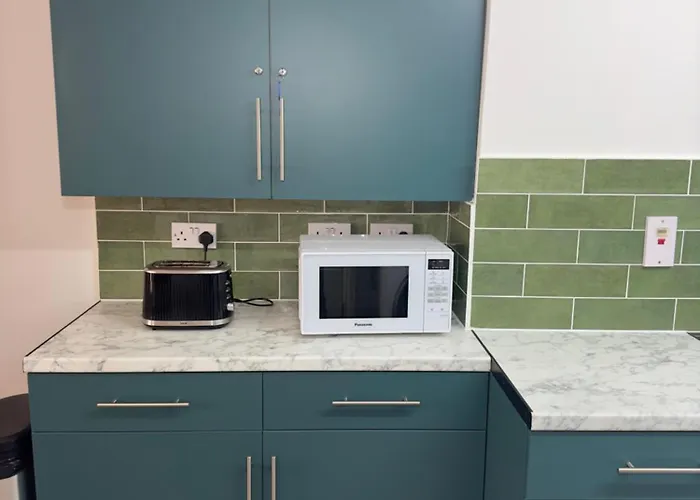Newly Decorated 5-Bed Hackney Townhouse